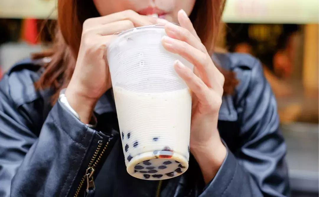 周杰伦喝奶茶的好处是什么,让周杰伦彻底成名的一首歌曲