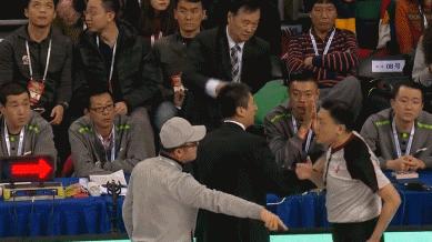 辽宁男篮五战全胜,辽宁男篮逆境取胜