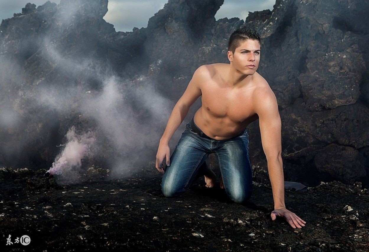 服装搭配男士专业套装,男士春季牛仔裤穿搭技巧