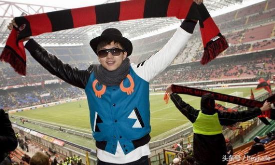 ac米兰粉丝数,ac米兰死忠球迷图像