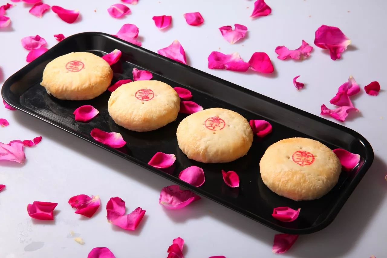 送礼就送鲜花饼,送礼送嘉华的鲜花饼