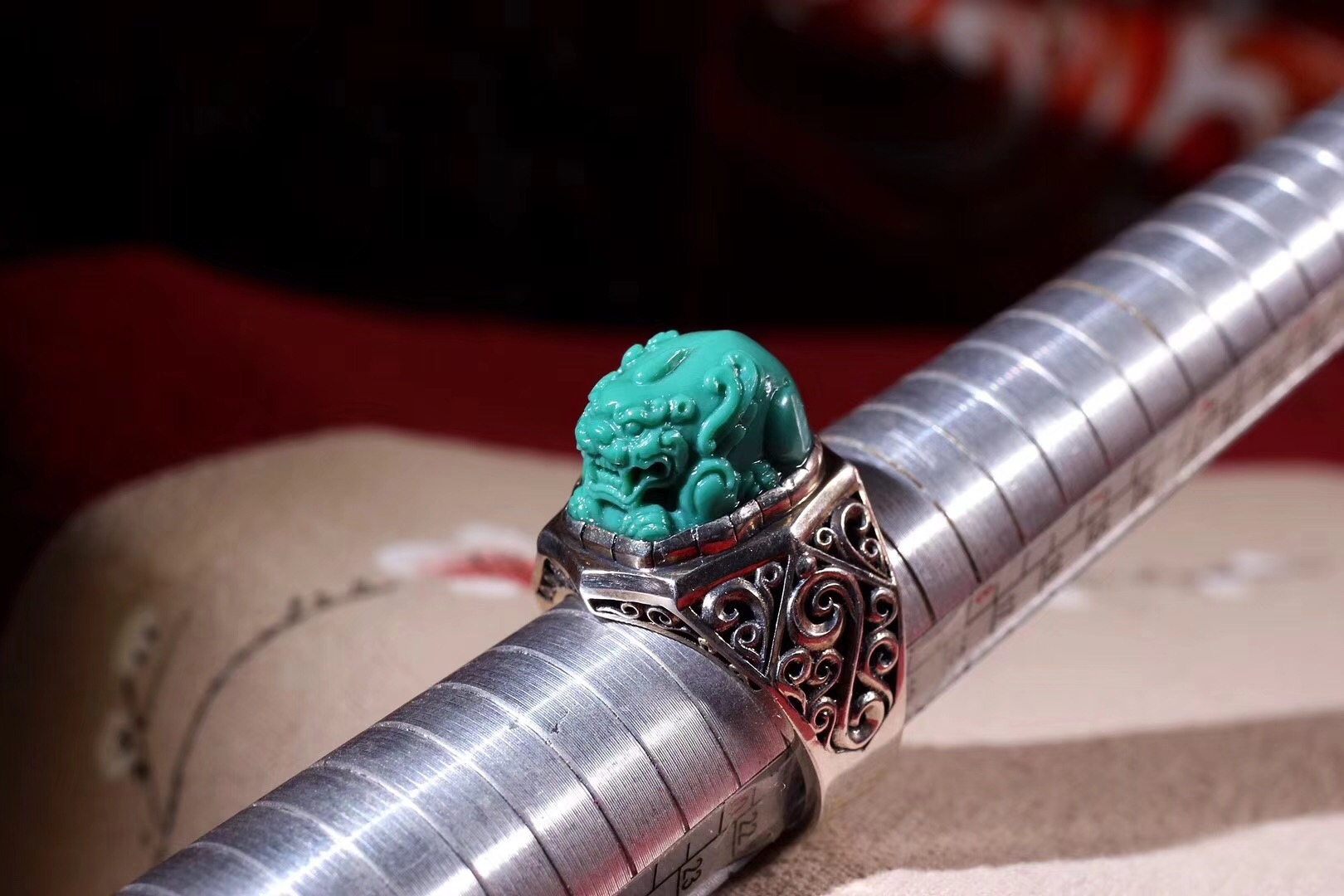 北工牙雕大师作品,喀什纯黄铜手工制作戒指