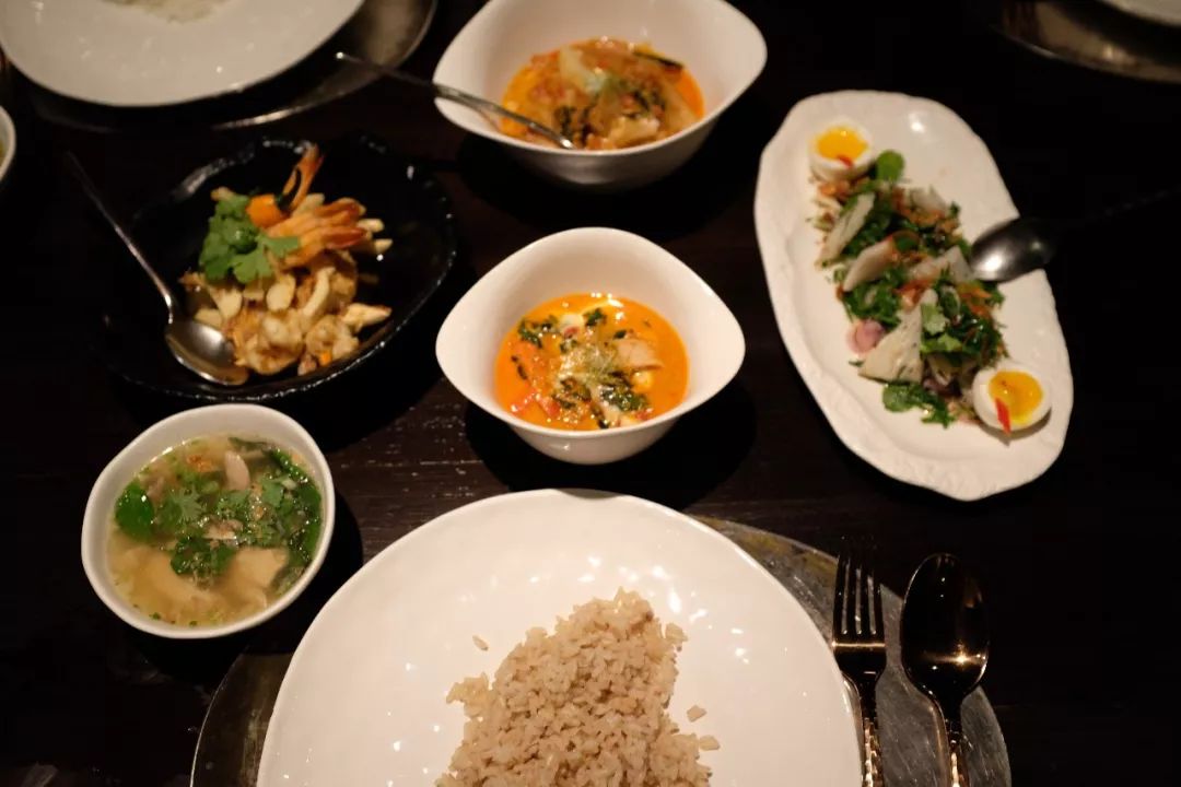 曼谷路边摊有什么好吃的,曼谷路边摊的泰式烤肉