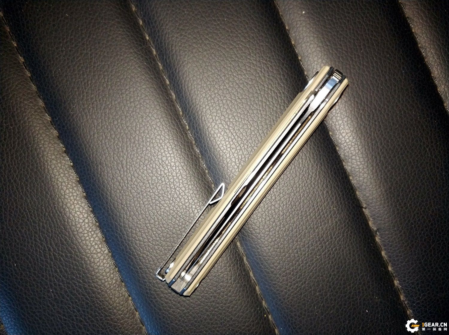 有没有一款双刃刀具，既是*刀折**，又能兼具捅刺和切削的优点呢？