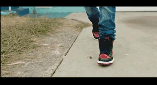 尊严不是一双球鞋能给你的,自强才最重要,看完《KICKS》我哭了