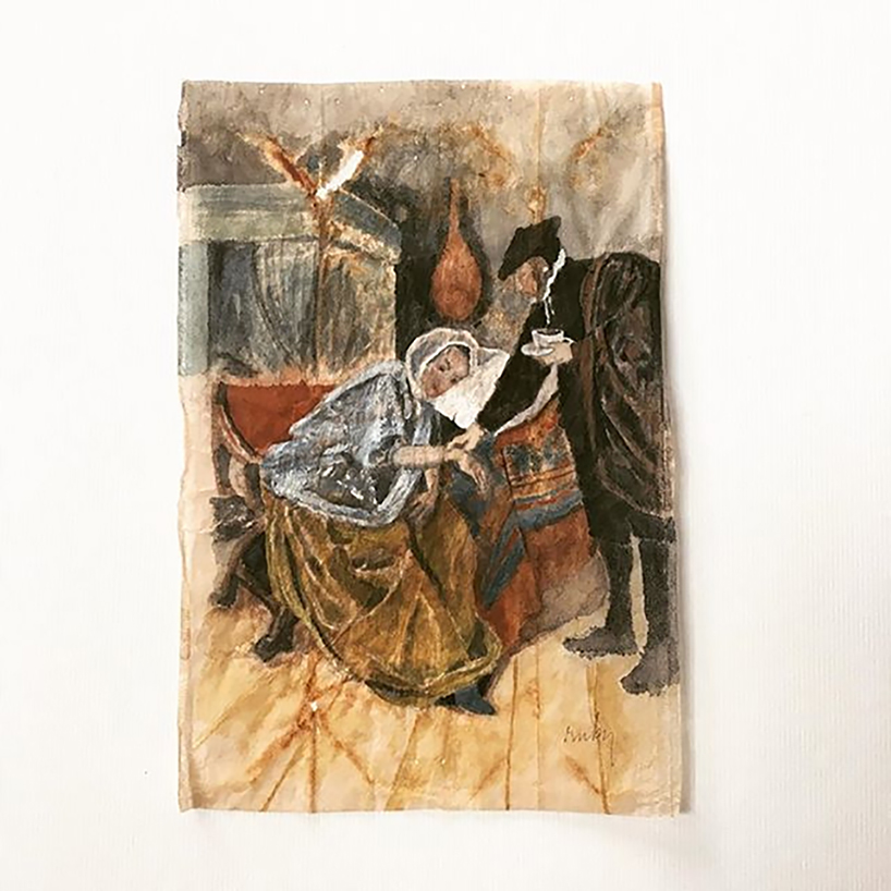 在红宝石银色的“茶包”上出现伦勃朗手持自拍杆