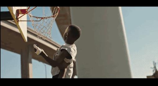 尊严不是一双球鞋能给你的,自强才最重要,看完《KICKS》我哭了