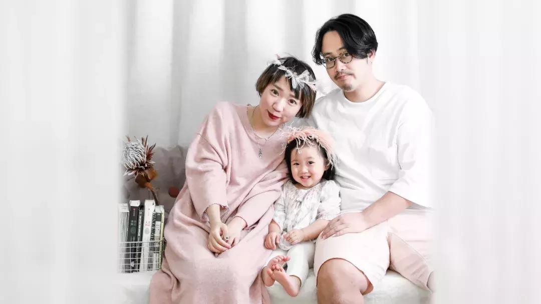 不去影楼自己怎么拍好全家福,自己怎么拍出不露脸的全身照