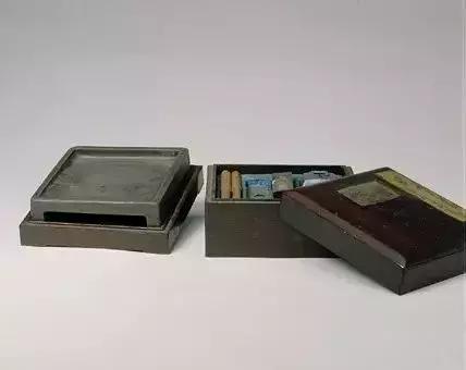 故宫博物院藏乾隆御用朱批砚,故宫博物院藏乾隆御用朱批紫砂砚