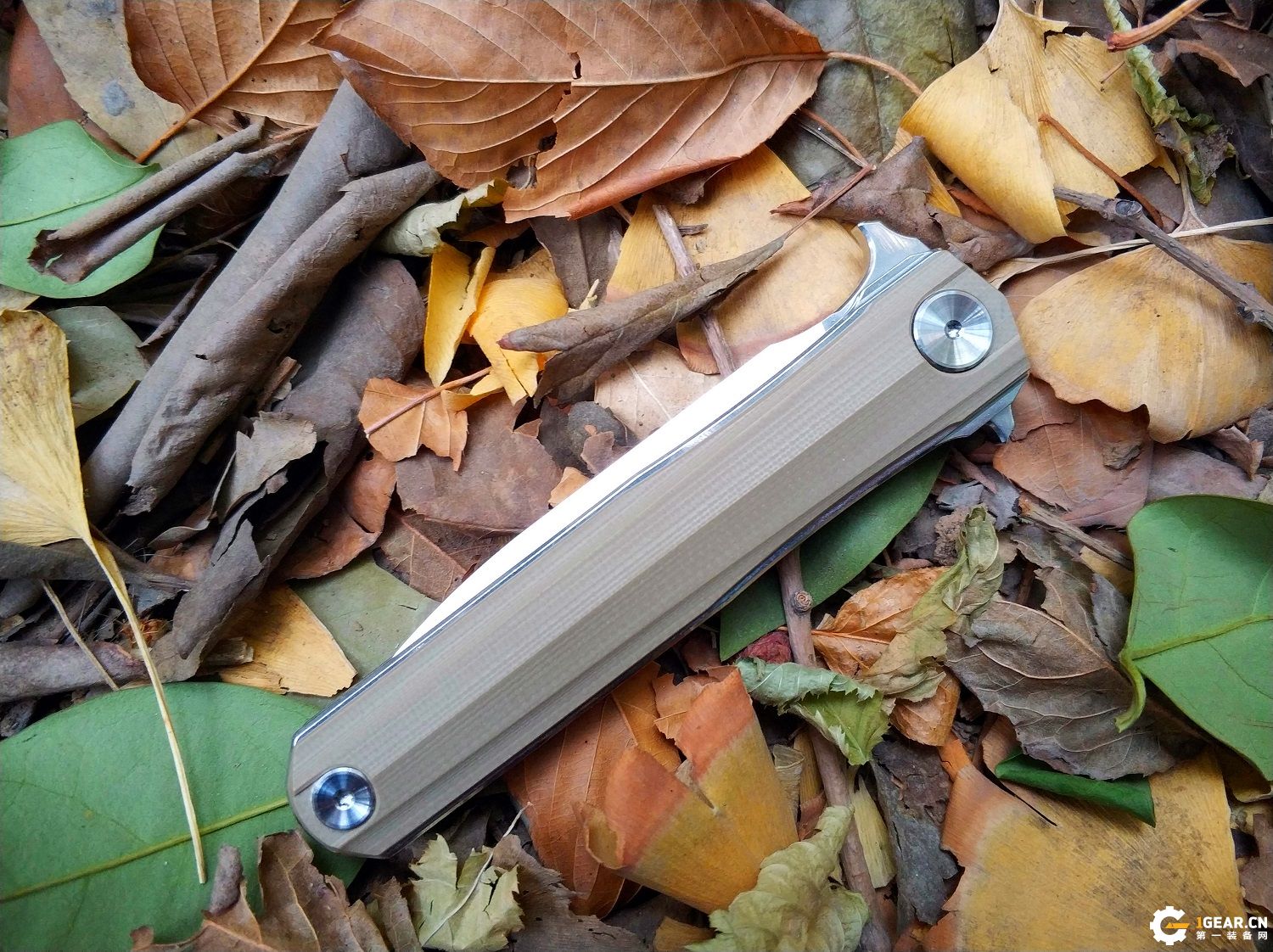 有没有一款双刃刀具，既是*刀折**，又能兼具捅刺和切削的优点呢？