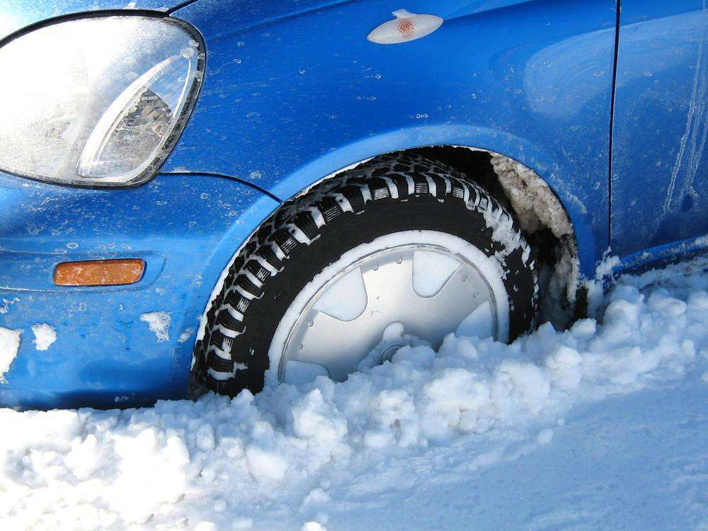 下雪后车上积雪如何快速处理,雪后如何清理车上积雪