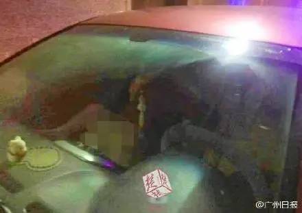 男子高速隧道提神,高速犯困夫妻在隧道提神