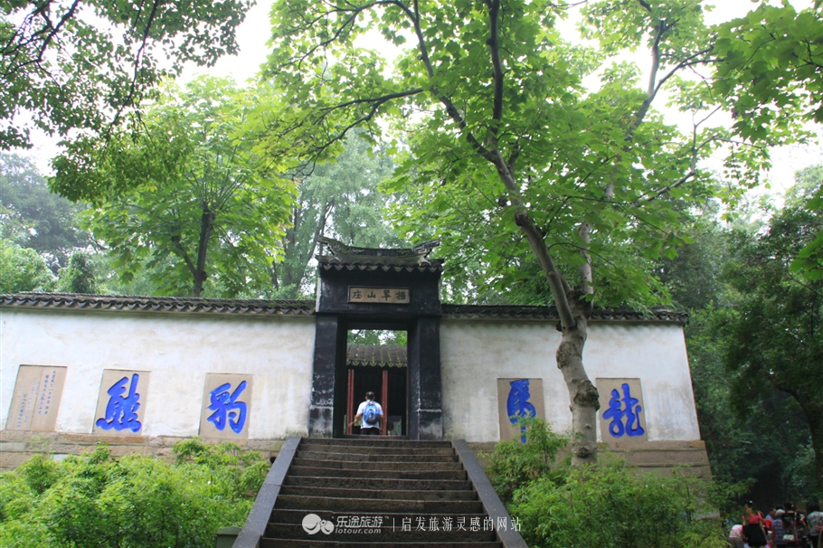 苏州的虎丘被誉为吴中第一名胜,吴中第一名胜