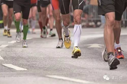 骑自行车和跑步哪个伤膝盖,跑步膝