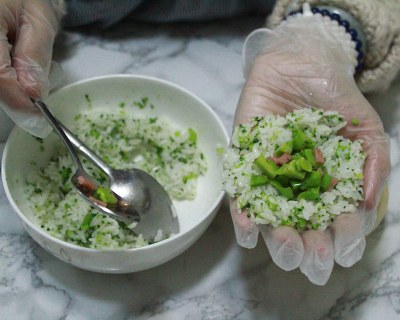 橄榄油西兰花沙拉,虾西兰花饭团的做法