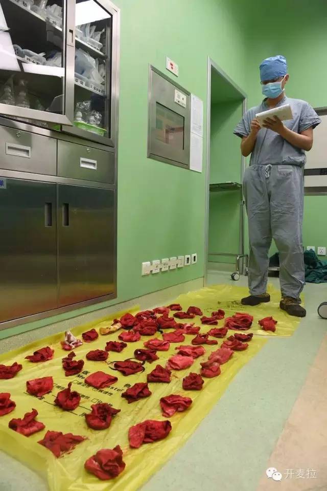 妇产科医生：当我伸手进宫腔，孩子很懂事地握了一下我的手