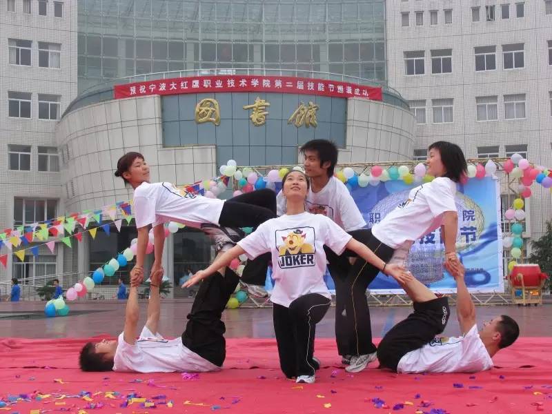 关于学校前世今生的第一段话,母校的前世今生