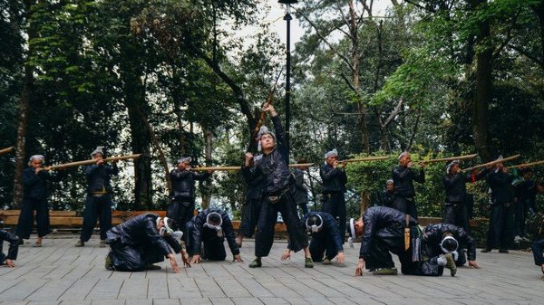 跟着圣玉去旅行，做一个水姑娘