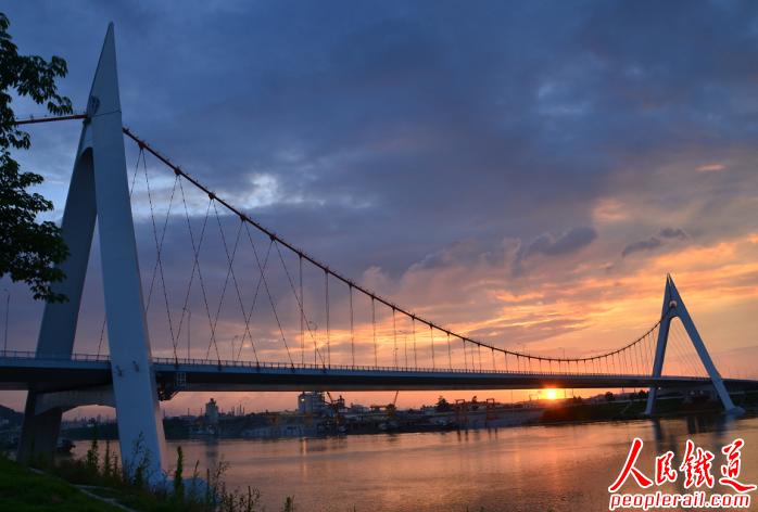中铁上海局：5年风雨路，一部创业史