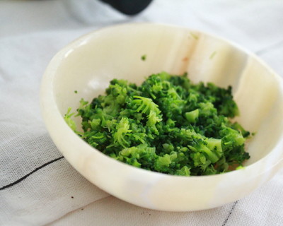 橄榄油西兰花沙拉,虾西兰花饭团的做法