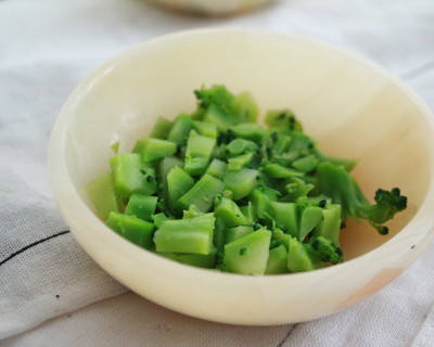 橄榄油西兰花沙拉,虾西兰花饭团的做法