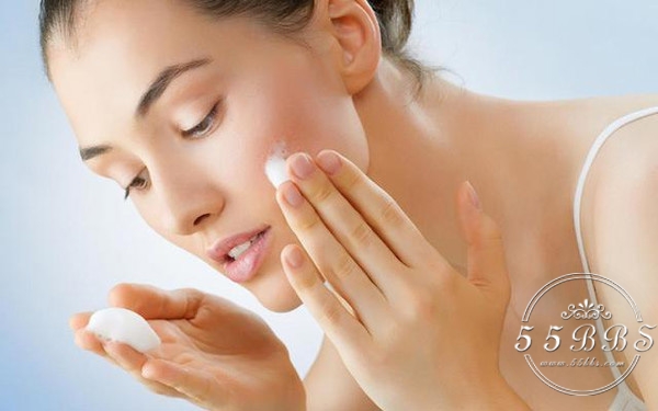 卸妆膏卸妆油卸妆水到底选哪个,卸妆水卸妆湿巾卸妆膏卸妆油区别