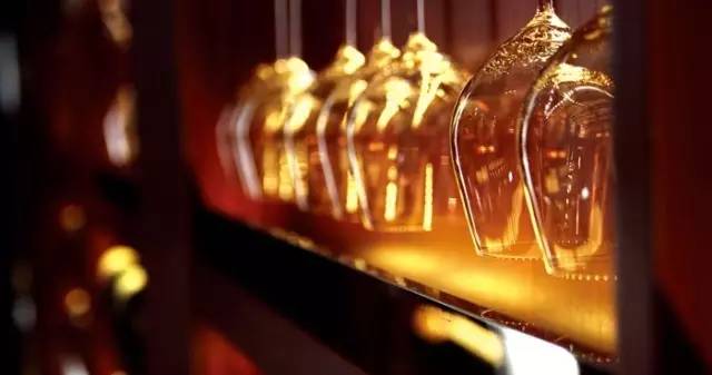 有料课堂|打开课本！第一章，红酒到底怎么喝！