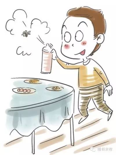 城中花园小区高层住户一晚粘住四五只老鼠？夏天到了，老鼠和蟑螂都飞天了！