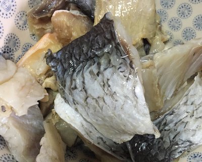 咸鱼蒸五花肉怎么做,腊鱼块烧五花肉