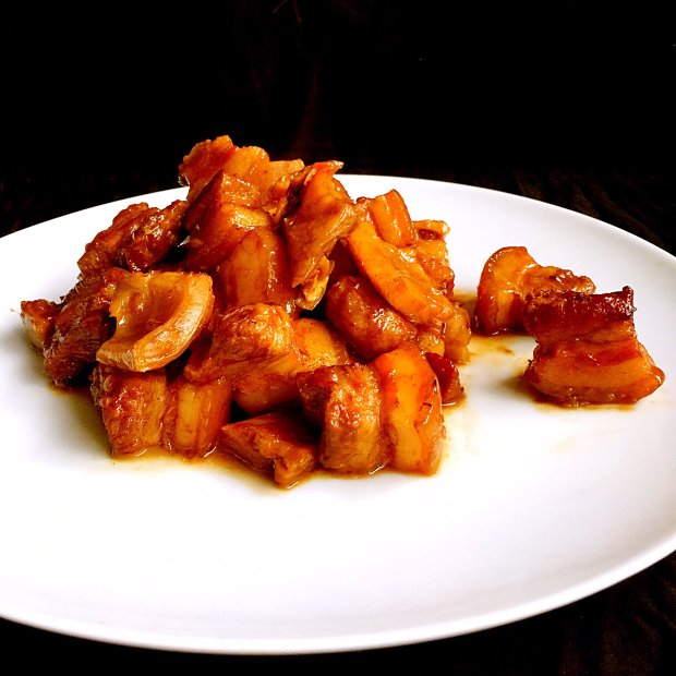 咸鱼蒸五花肉怎么做,腊鱼块烧五花肉