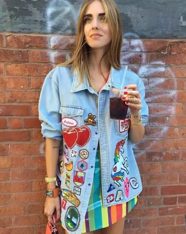 高圆圆和杨幂同穿绿色的裙子,杨幂高圆圆穿毛衣