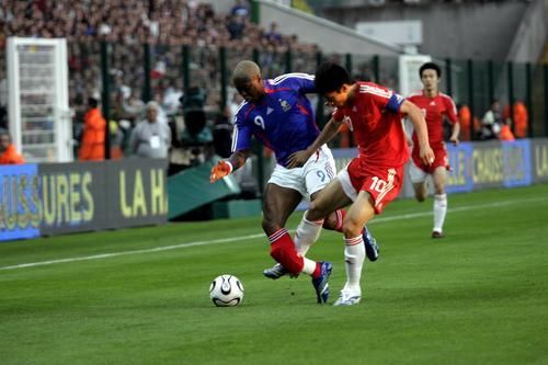 中甲再现断腿惨案,中甲赛场断腿