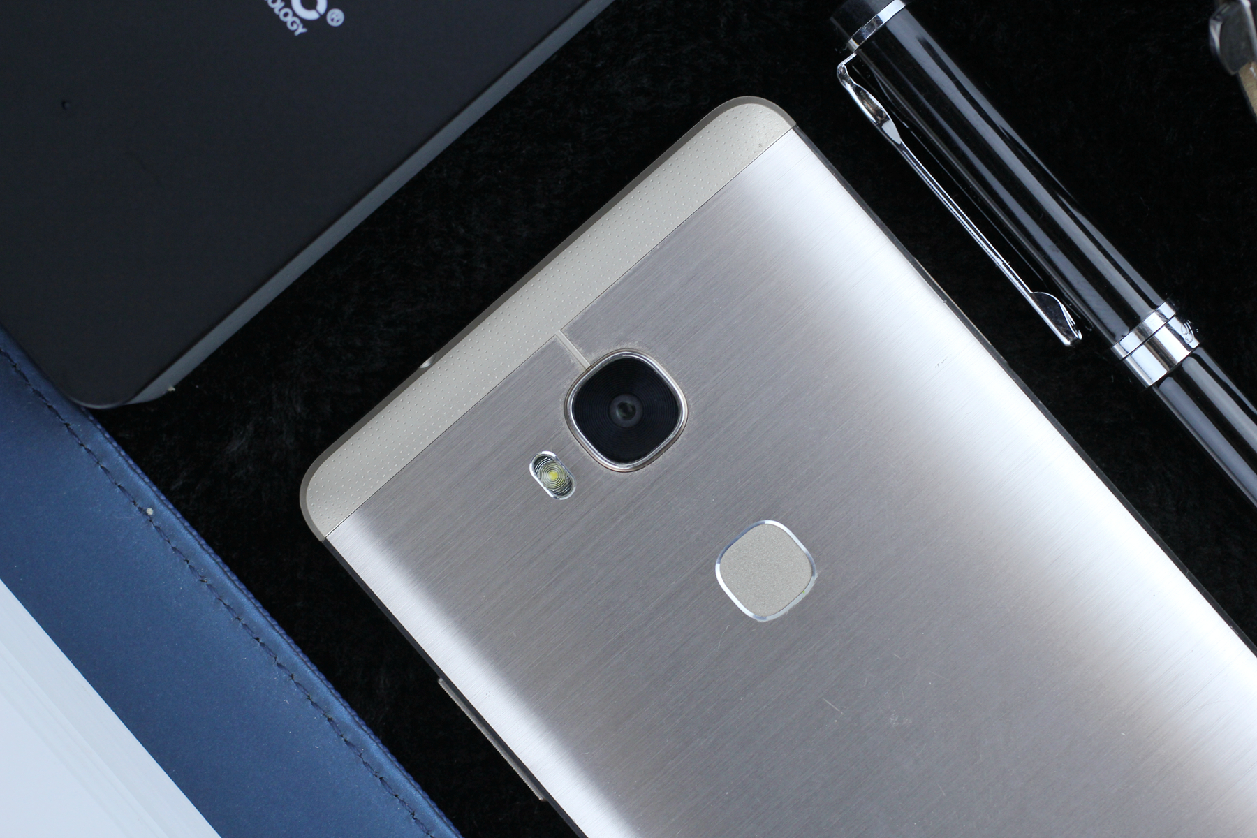 千元机畅玩,令人无法拒绝的荣耀畅玩5x