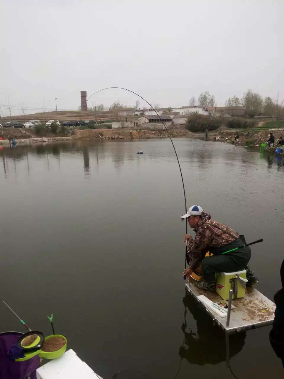 化氏速散颗粒适合用什么饵料钓,化氏不空军饵料和蓝鲫哪个好用