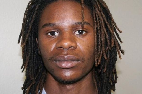 宝宝哭闹不休怎么办?爸爸咬掉儿子的鼻子