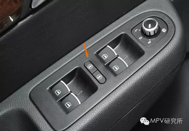 2017款大众夏朗7座mpv真实油耗,mpv商务车到店12年大众夏朗七座mpv