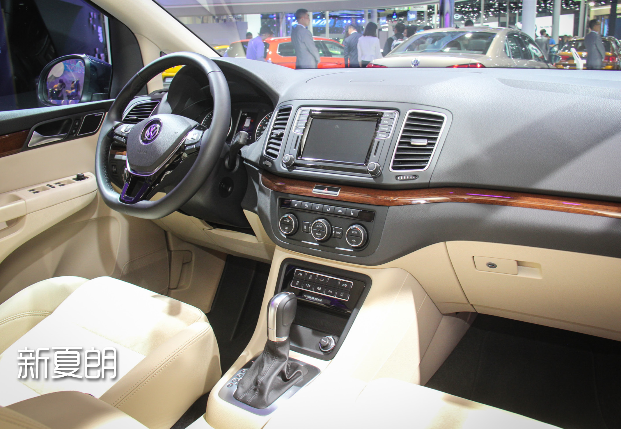 2017款大众夏朗7座mpv真实油耗,mpv商务车到店12年大众夏朗七座mpv