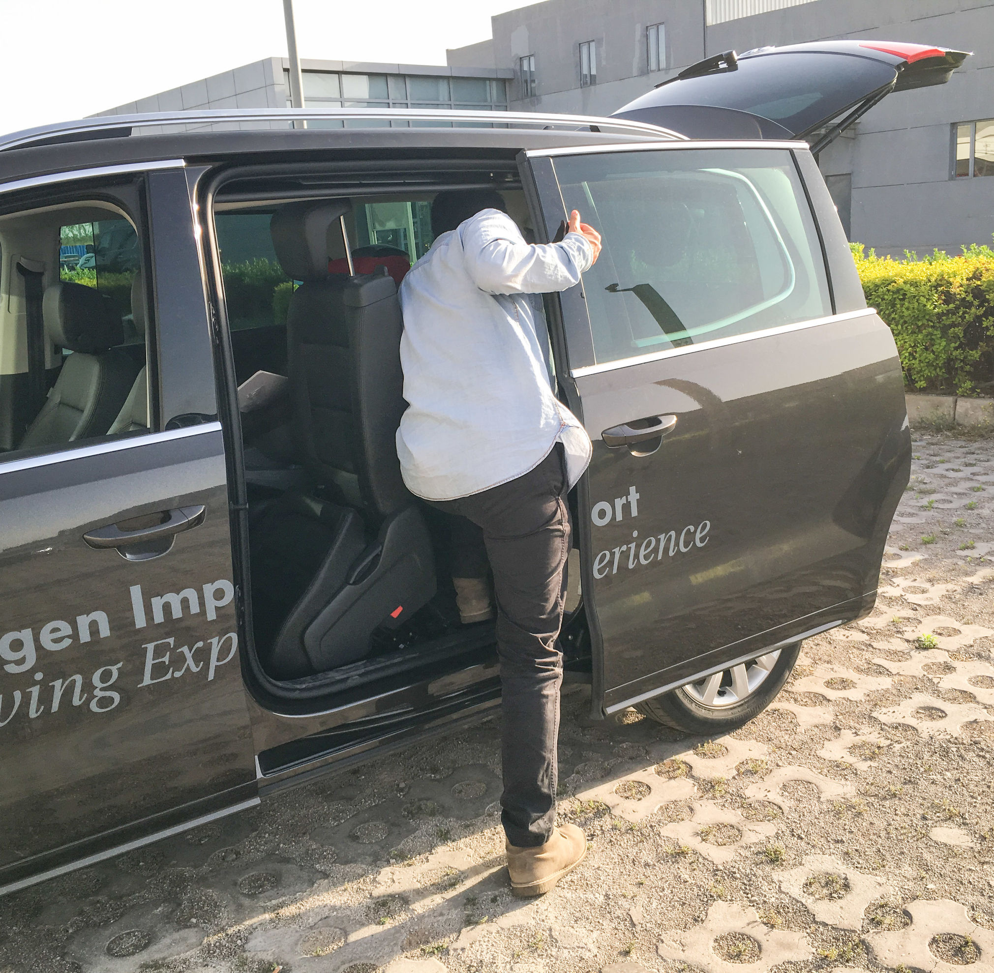 2017款大众夏朗7座mpv真实油耗,mpv商务车到店12年大众夏朗七座mpv