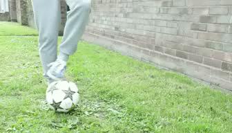 足球逆足脚怎么练,平足脚该怎么锻炼