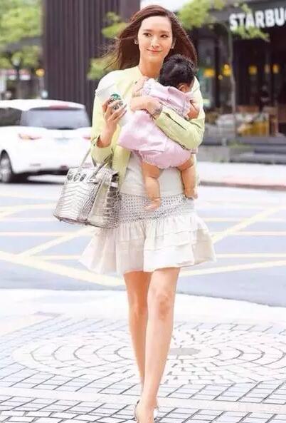 吴佩慈四十岁庆祝生日,吴佩慈现实里多美