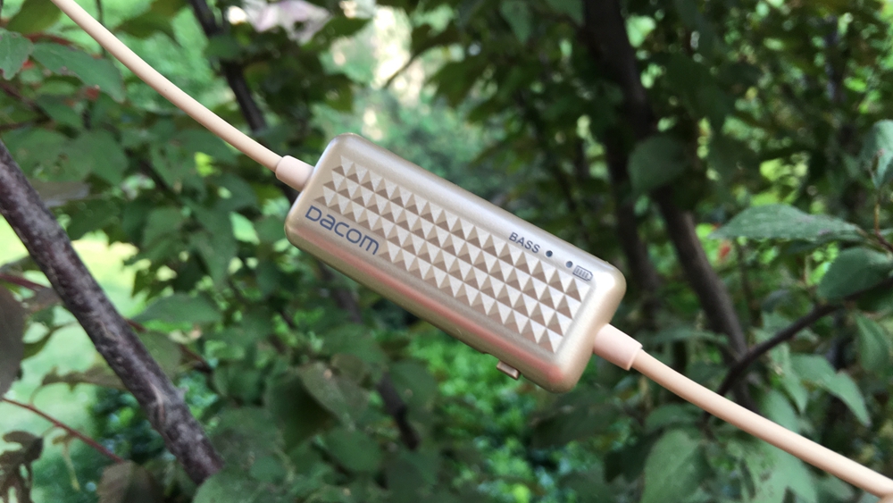 没有低音效果的耳机,能发出低音炮感觉的耳机