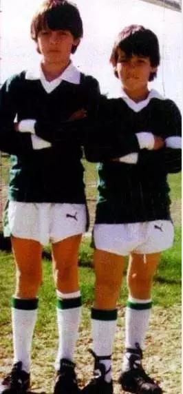 足坛巨星照片,足坛帅哥年轻的容颜