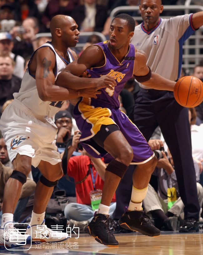 传奇落幕——科比职业生涯赛场球鞋完整回顾