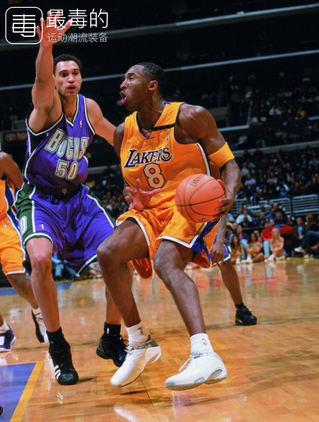 传奇落幕——科比职业生涯赛场球鞋完整回顾