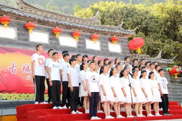 昨天，丽江这所学校激情四溢、尖叫连连，在干啥？