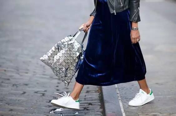 他设计的褶皱，在时尚圈领跑了53年！