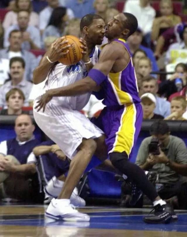 传奇落幕——科比职业生涯赛场球鞋完整回顾