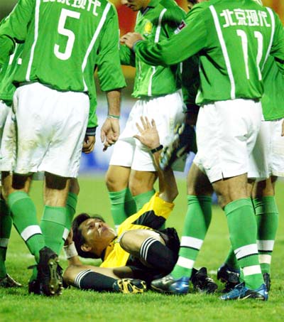 盘点足坛最匪夷所思的事件,足坛十大恶性事件