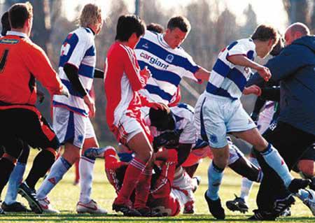 盘点足坛最匪夷所思的事件,足坛十大恶性事件
