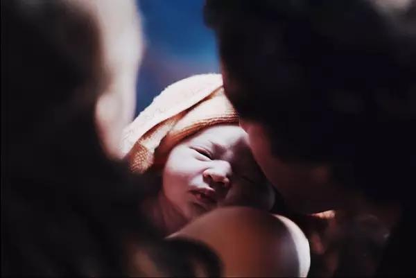 早产宝宝从出生到现在的变化,双胞胎妈妈意外怀孕